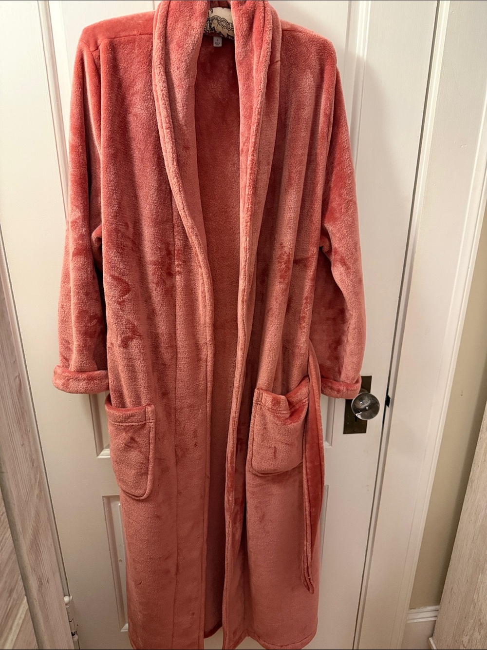 Company store women's robe size large. Rose. 52" long